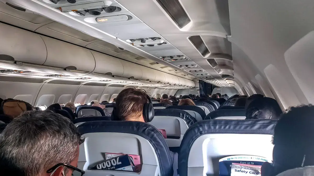 American Airlines Flight Sparks Outcry After Vomit‑Stained Seats Discovered