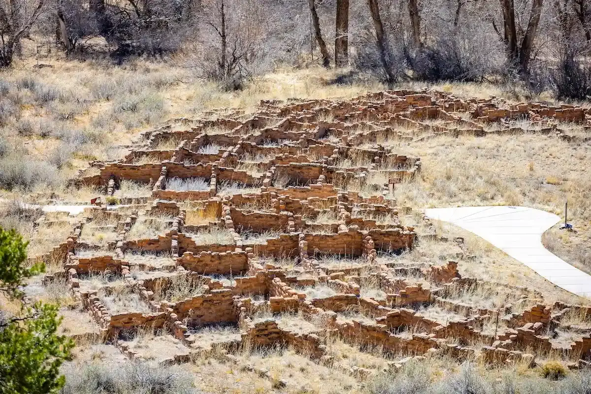 Ancient Cliff Dwellings Surprise Americans