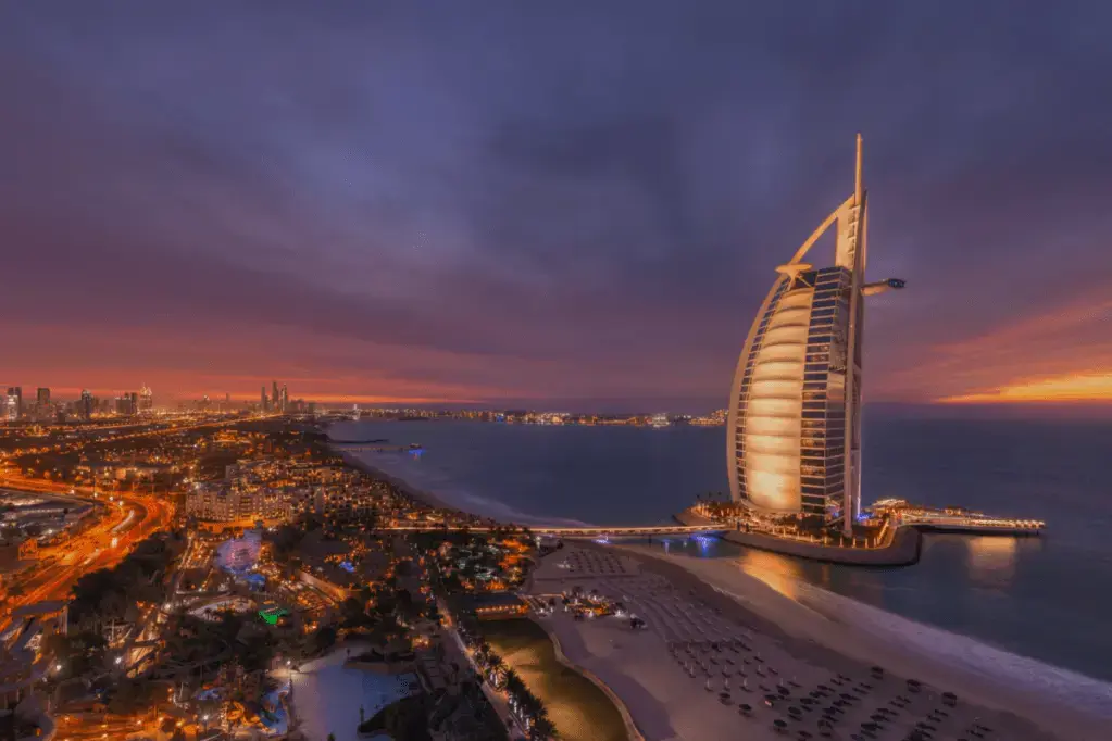 Dubai Hotels Temporarily Close Thousands of Rooms Amid Regional Instability