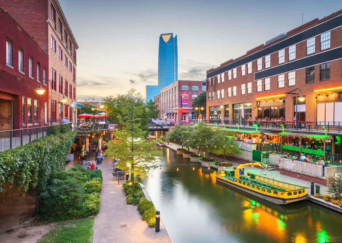 Exploring America's Heartland: A Road Trip Adventure