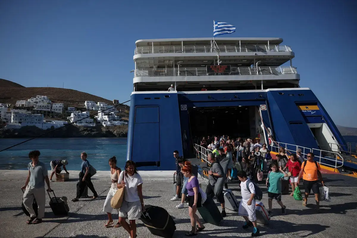 Greek Islands Face Severe Water Shortages Amidst Peak Tourist Season