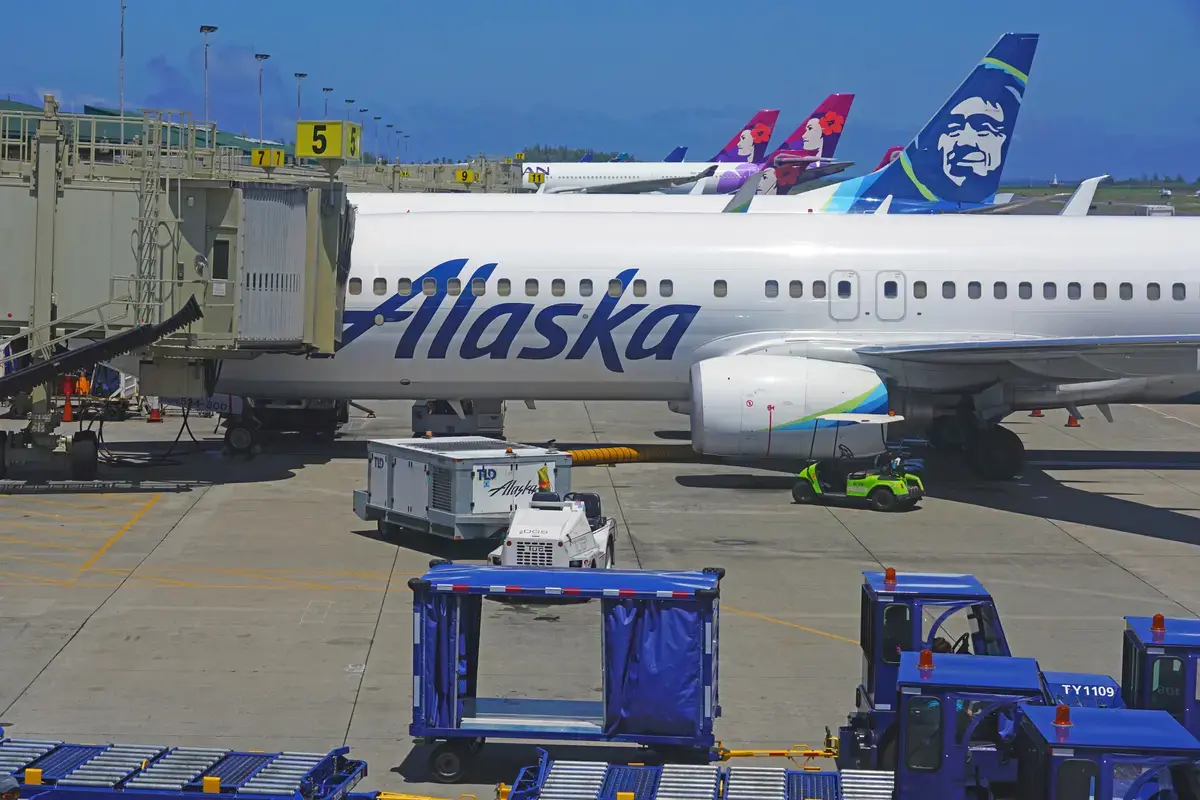 Hawaiian Airlines Staff Hit by Dress Code Ban