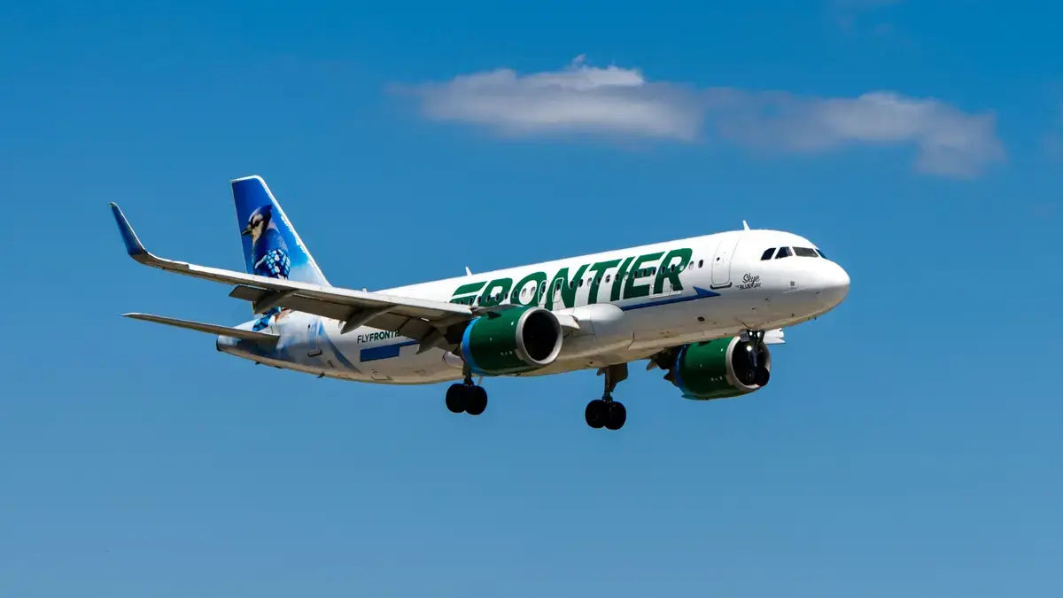 Pregnant Woman Kicked Off Oversold Frontier Flight