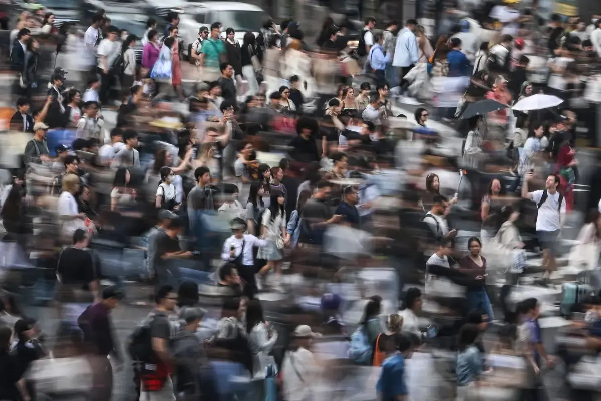 Tourists Face Fines for Littering at Tokyo's Busy Crossing