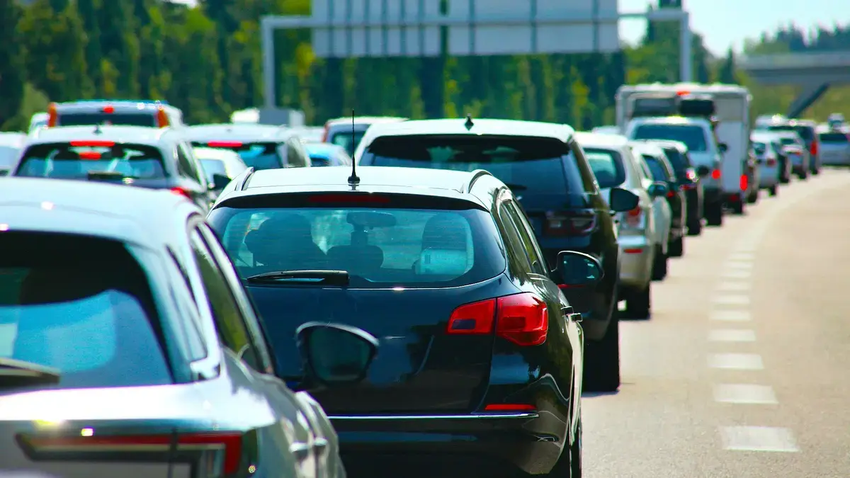 Traffic Woes Plague Scenic National Park Drive During Fall Season