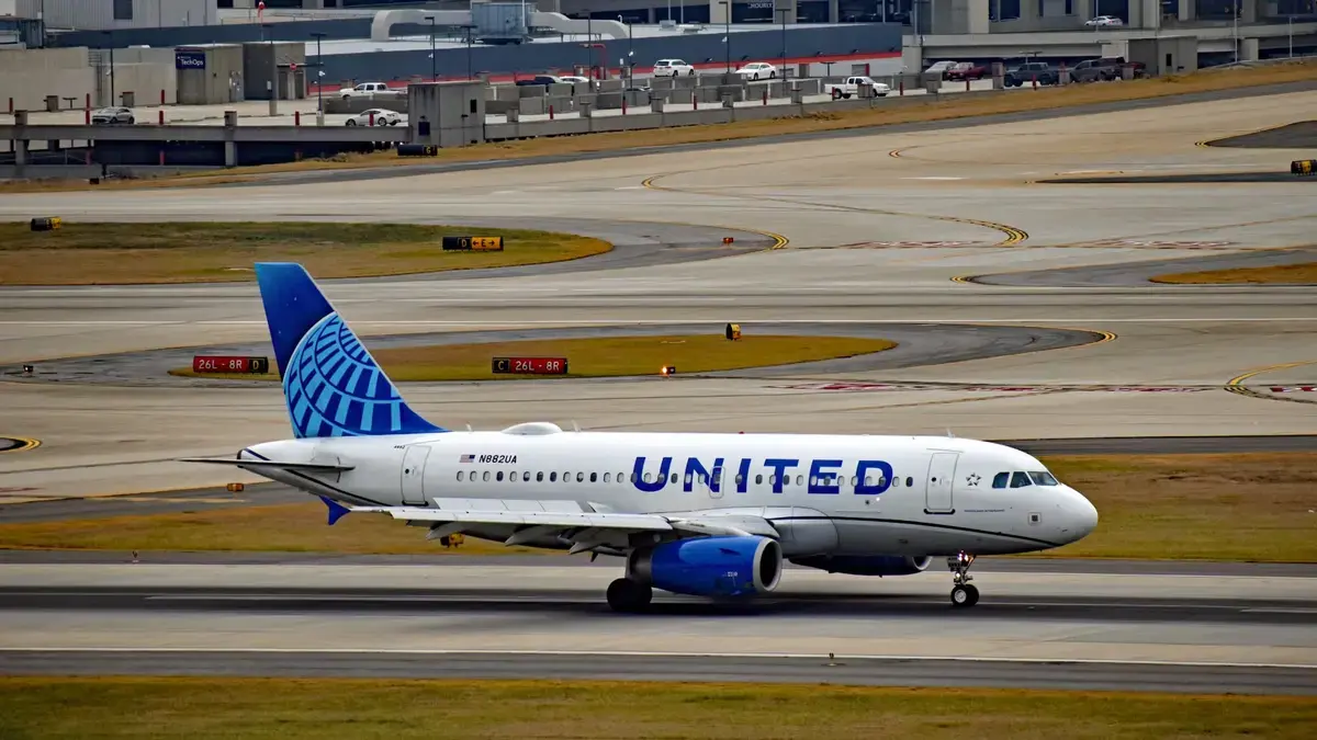 United Airlines Warns Travelers of Air Quality Issues at 17 U.S. Airports