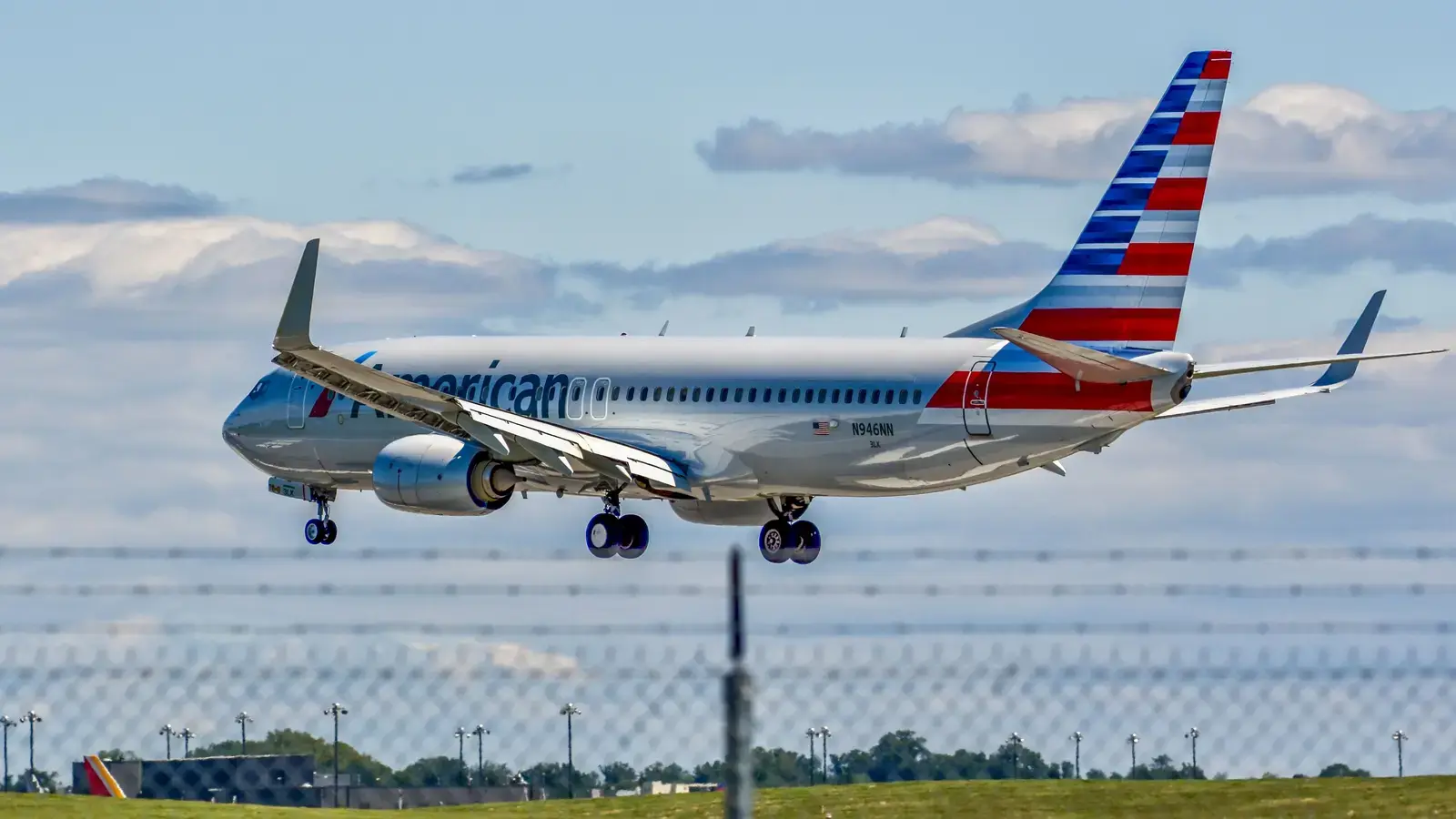 American Airlines Passenger Duct-Taped to Seat Describes First-Class Incident Leading to Blackout