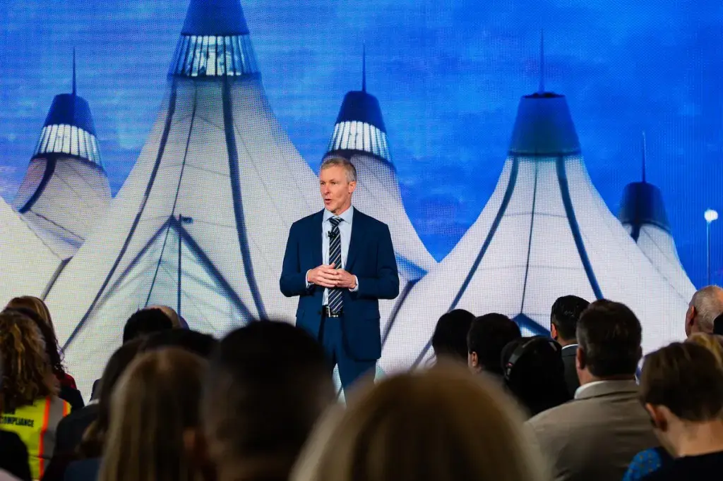 United Airlines CEO Calls for Federal Support to Scale Sustainable Aviation Fuel