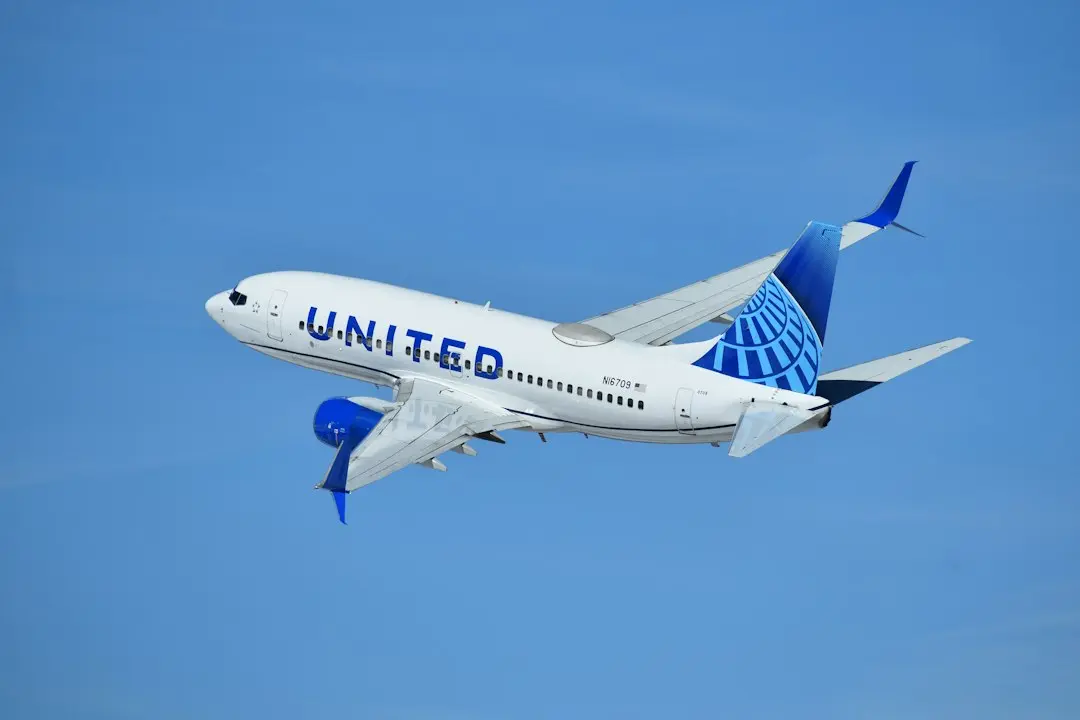 United Airlines Flight Forced to Return to Houston After Cockpit Window Shatters