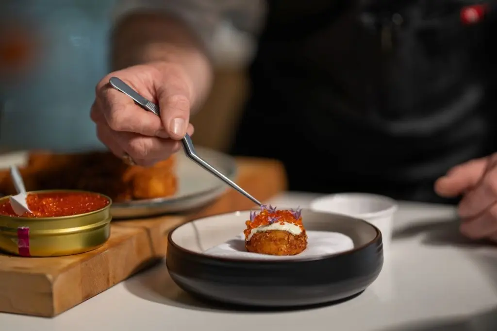 Airlines Serve Celebrity Chef Menus Instead of New Seats