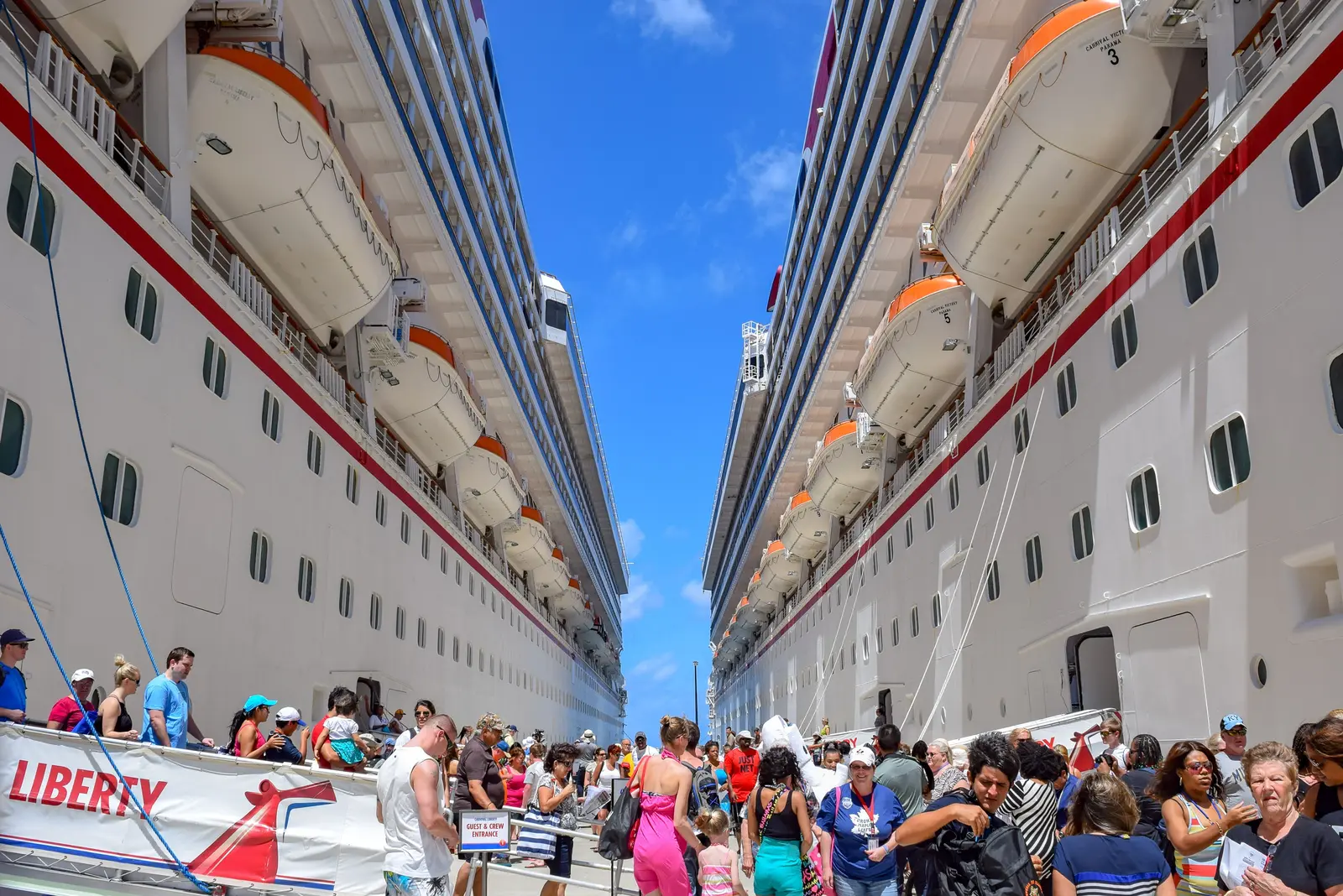 Solo Cruising Challenges on Modern Voyages