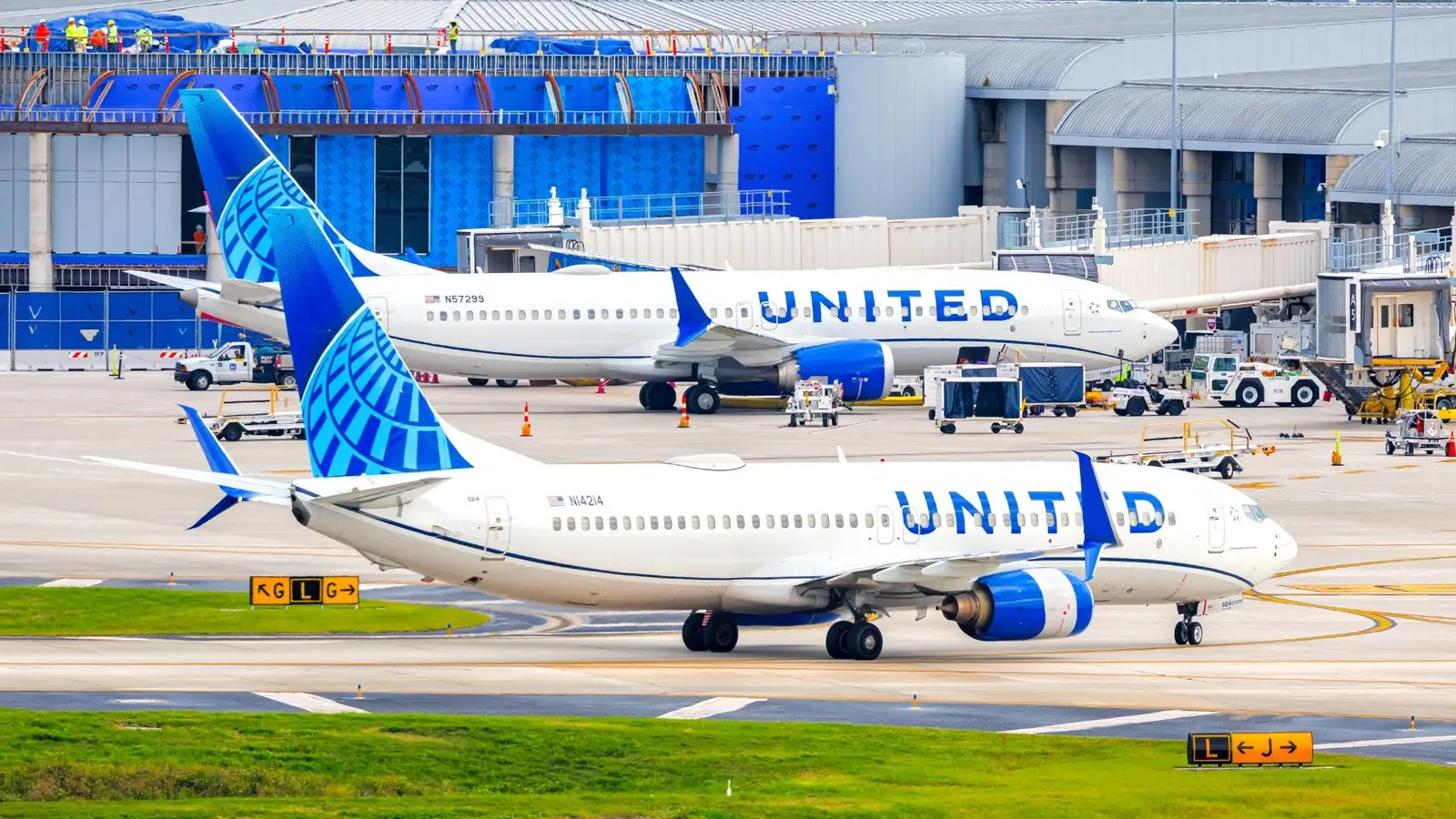 United Airlines Extends Passport Requirement to Domestic Crew Flights