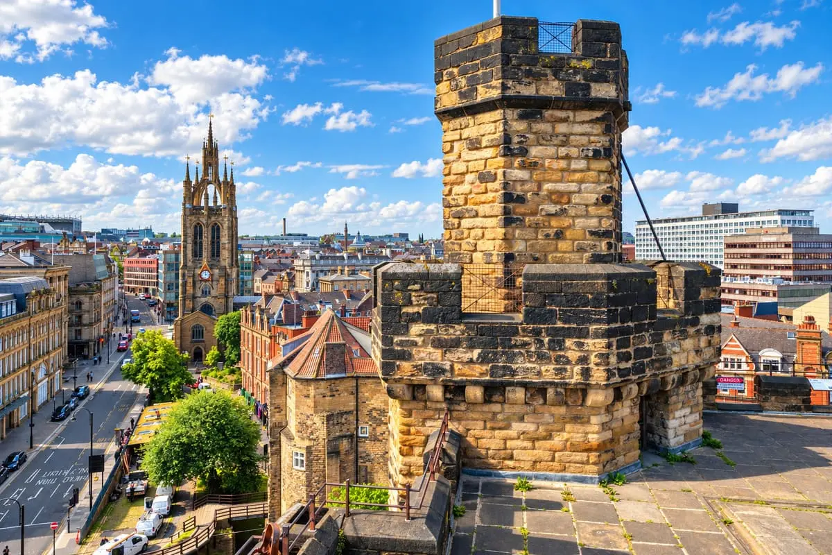 Northern England’s Whitby Breaks Tourism Records with Roman Ruins, Cheap Pints and Castle‑filled Streets