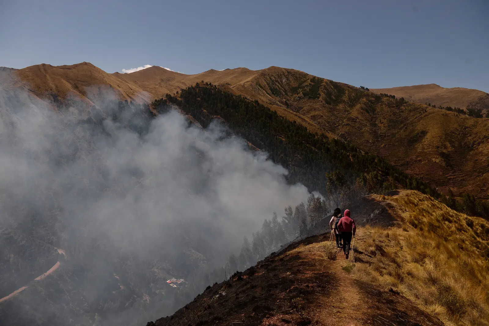 Wildfires Rage Through Peru’s Cusco Region, Prompting Travel Warnings